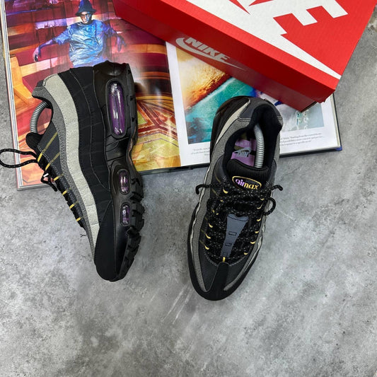 Purple accent Trainers