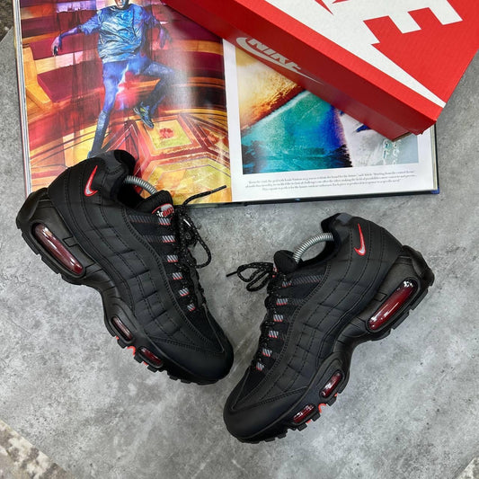 Red accent Trainers
