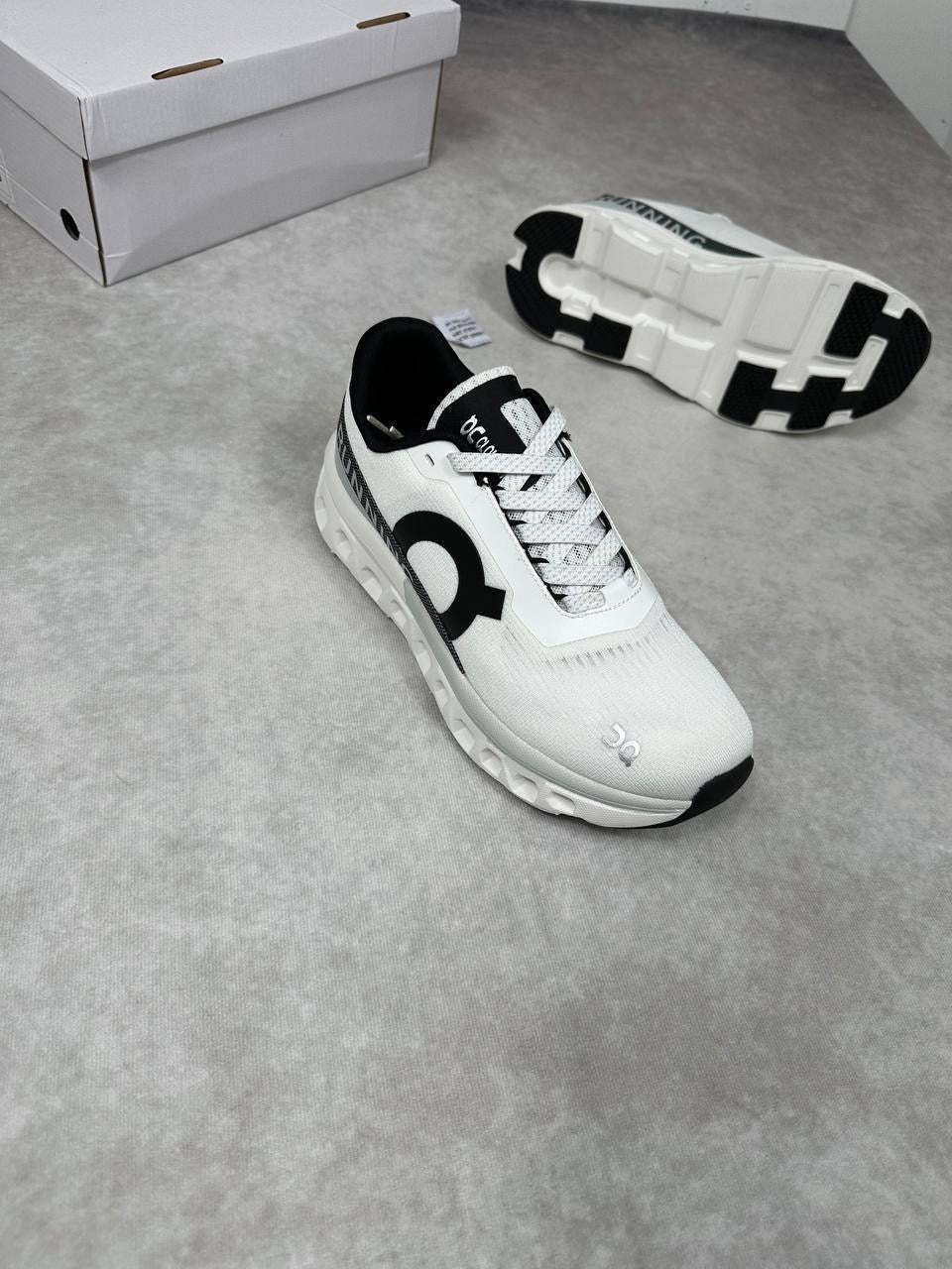 Black and white Trainers