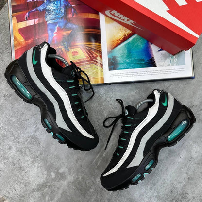 Light blue accent Trainers