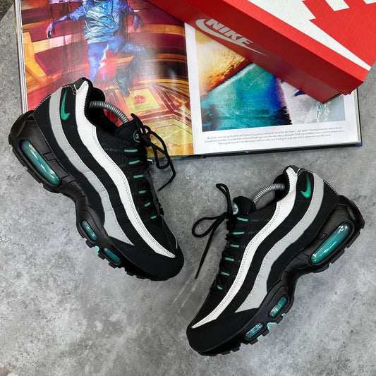 Light blue accent Trainers