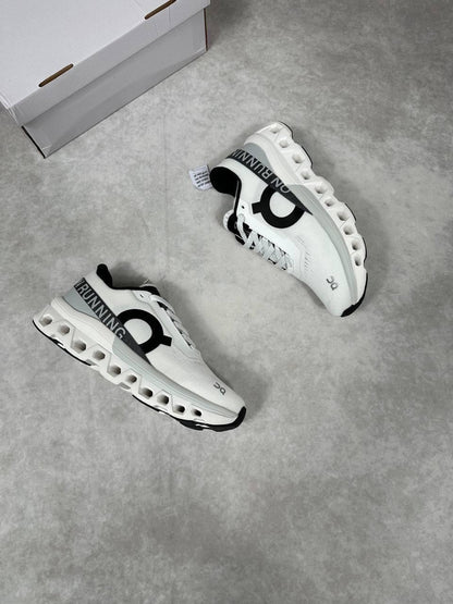 Black and white Trainers