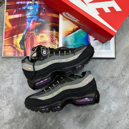 Purple accent Trainers
