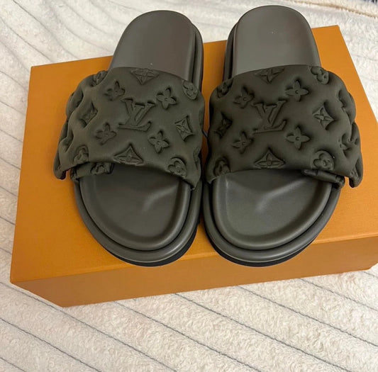Khaki Sliders